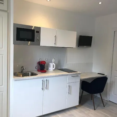 418 Apartment *